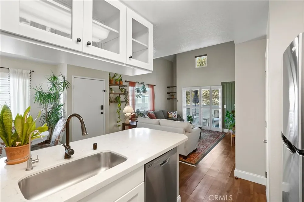 21227 Trumpet Drive #202 Newhall, CA 91321