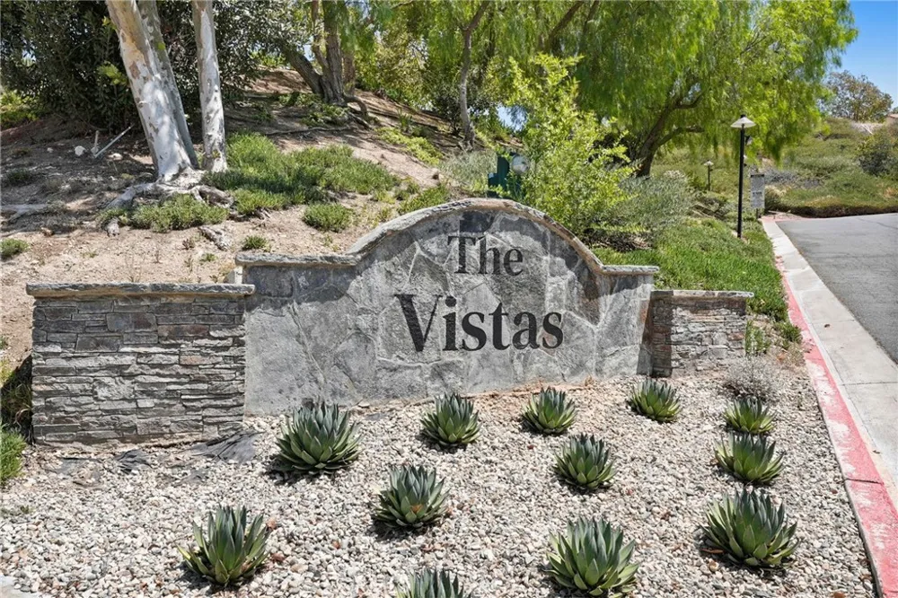 21227 Trumpet Drive #202 Newhall, CA 91321