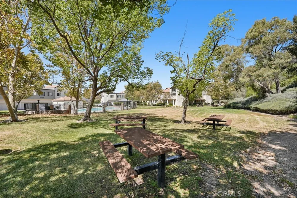 21227 Trumpet Drive #202 Newhall, CA 91321