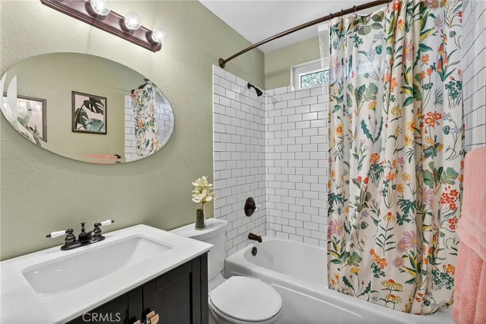 21227 Trumpet Drive #202 Newhall, CA 91321