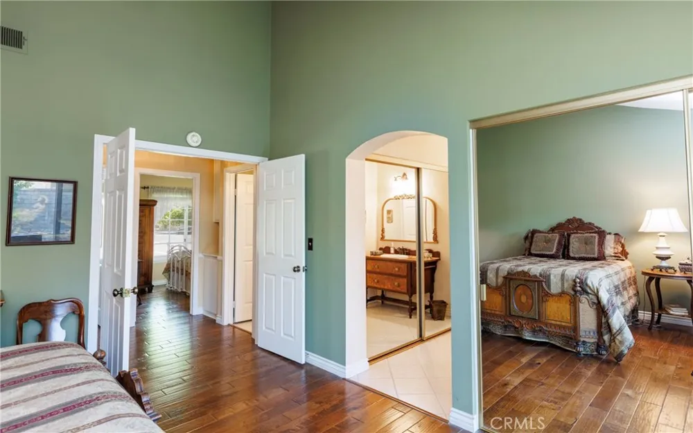 25503 Via Impreso Valencia, CA 91355
