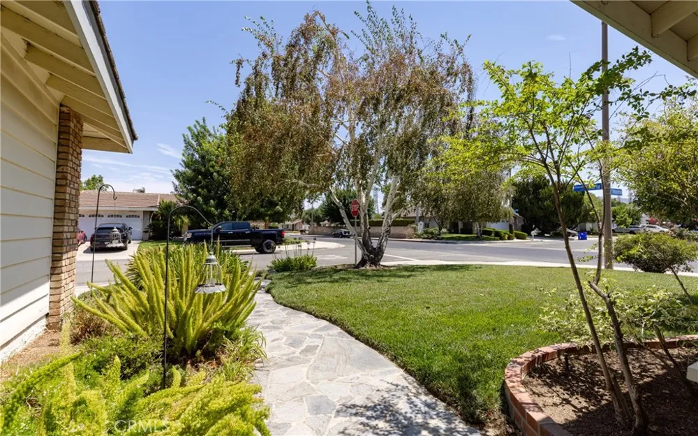 25503 Via Impreso Valencia, CA 91355