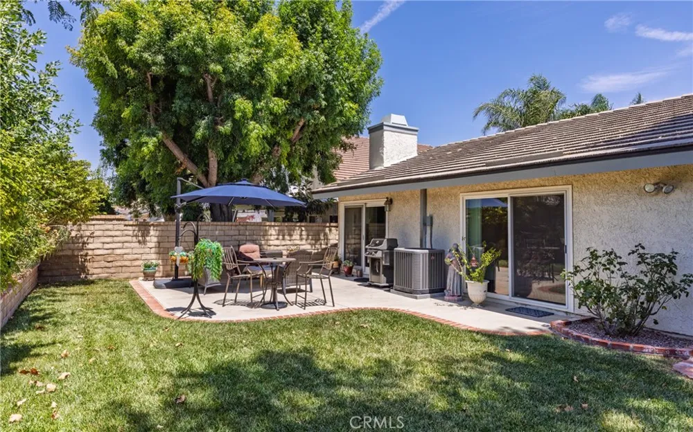 25503 Via Impreso Valencia, CA 91355