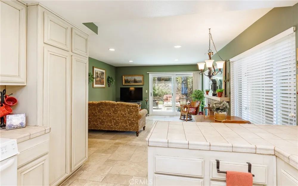 25503 Via Impreso Valencia, CA 91355