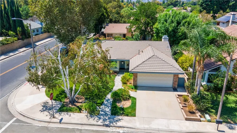 25503 Via Impreso Valencia, CA 91355