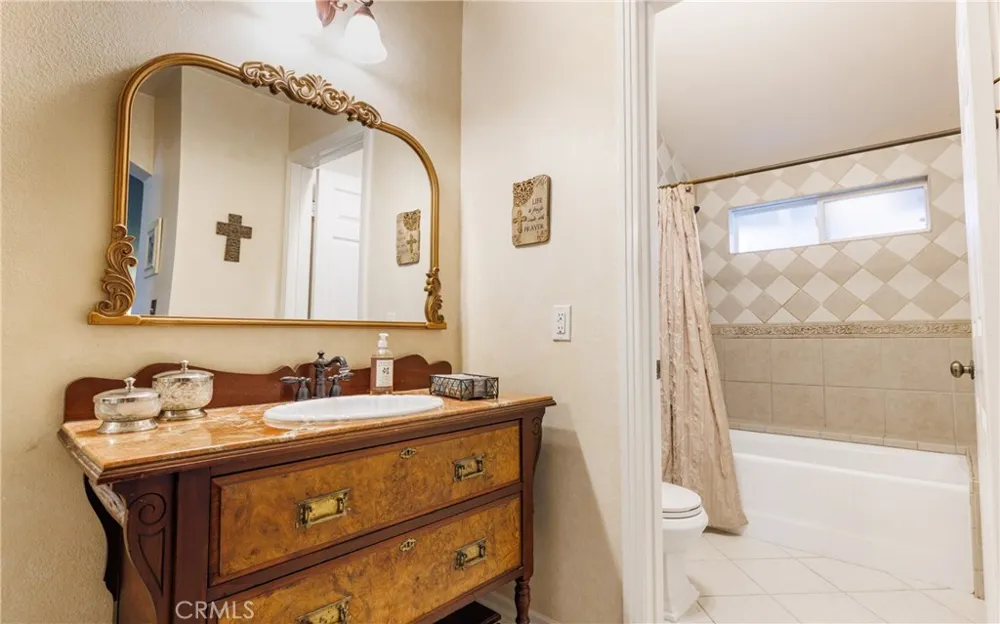 25503 Via Impreso Valencia, CA 91355