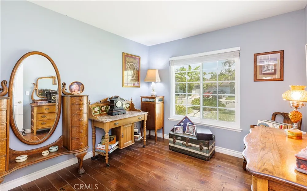 25503 Via Impreso Valencia, CA 91355