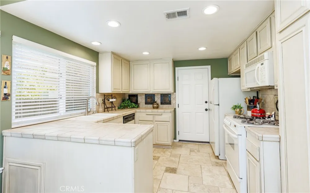 25503 Via Impreso Valencia, CA 91355