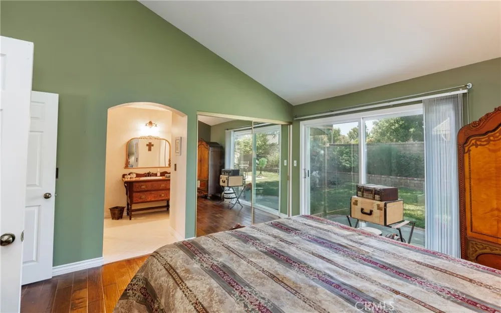 25503 Via Impreso Valencia, CA 91355