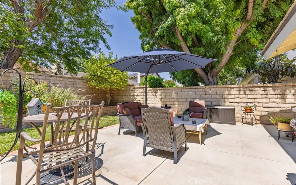 25503 Via Impreso Valencia, CA 91355