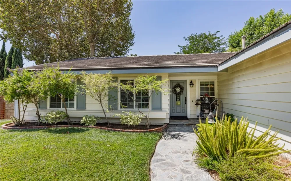 25503 Via Impreso Valencia, CA 91355