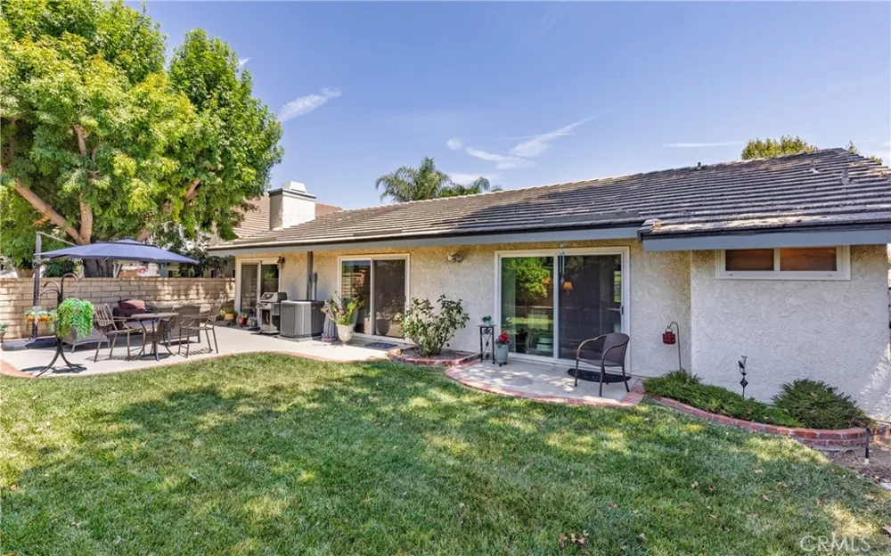 25503 Via Impreso Valencia, CA 91355