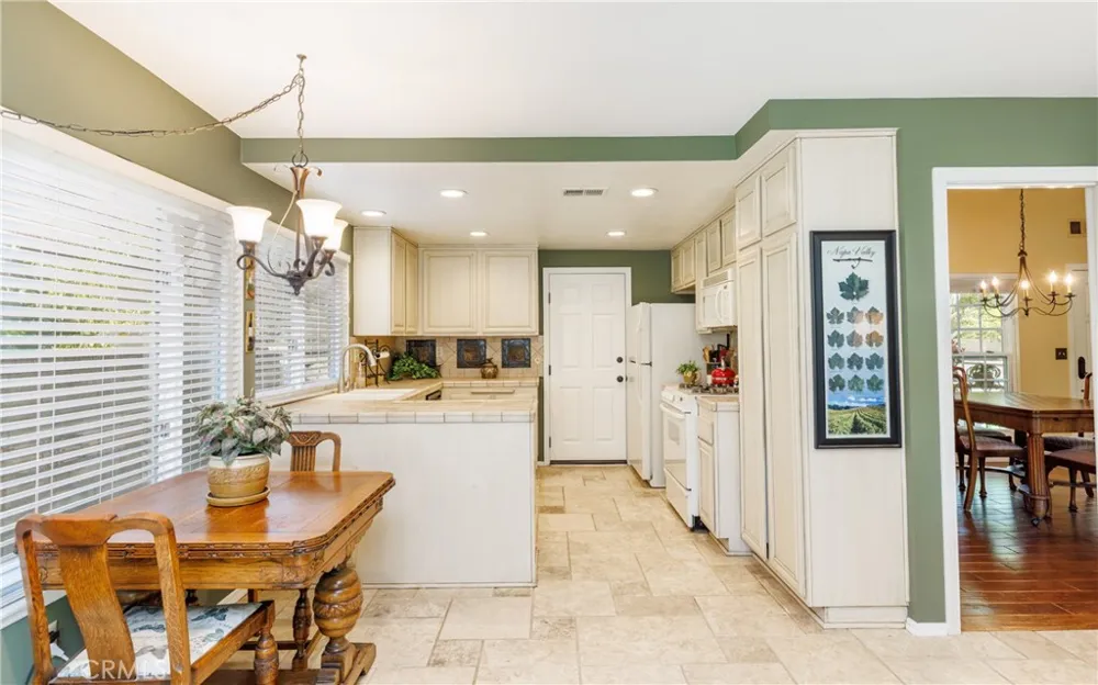 25503 Via Impreso Valencia, CA 91355