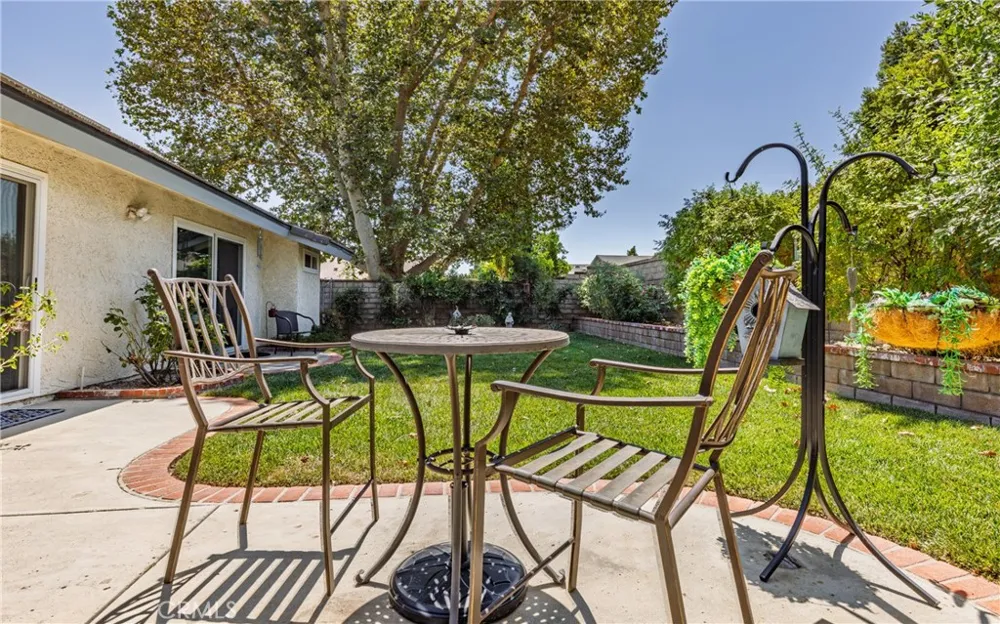 25503 Via Impreso Valencia, CA 91355