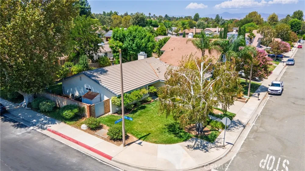 25503 Via Impreso Valencia, CA 91355