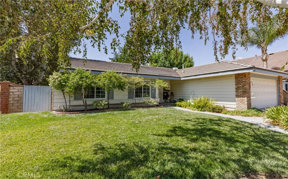 25503 Via Impreso Valencia, CA 91355