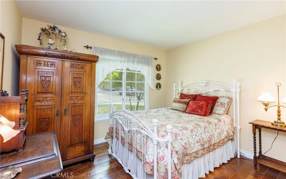25503 Via Impreso Valencia, CA 91355