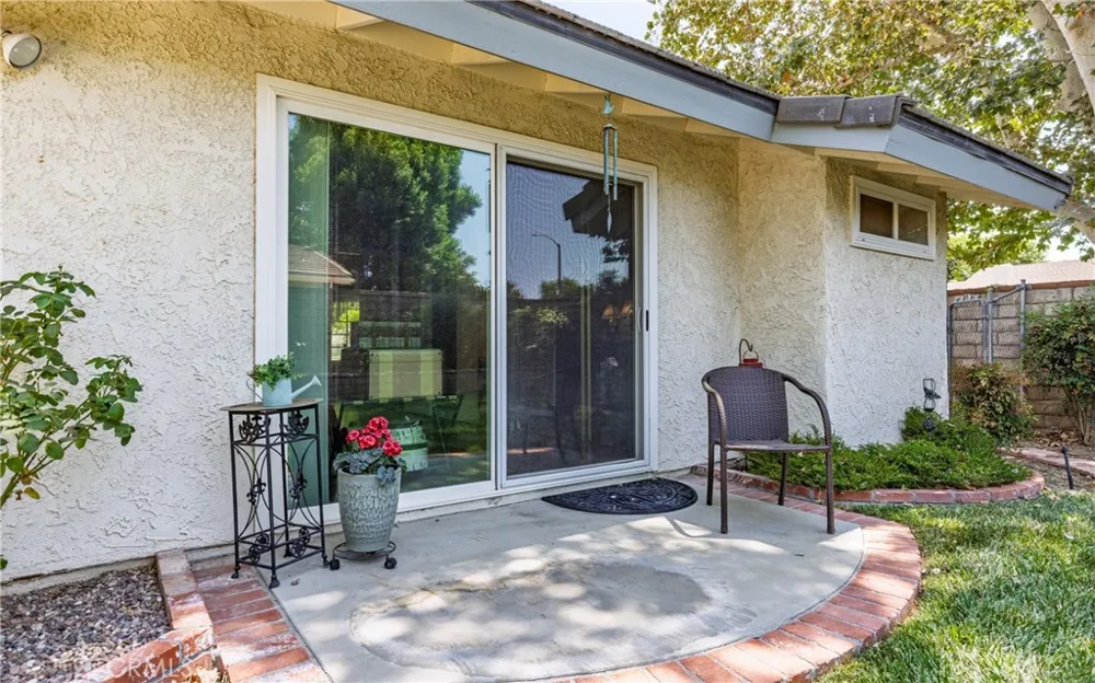 25503 Via Impreso Valencia, CA 91355