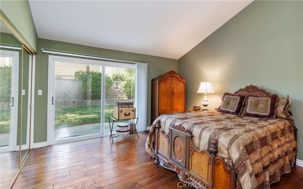 25503 Via Impreso Valencia, CA 91355