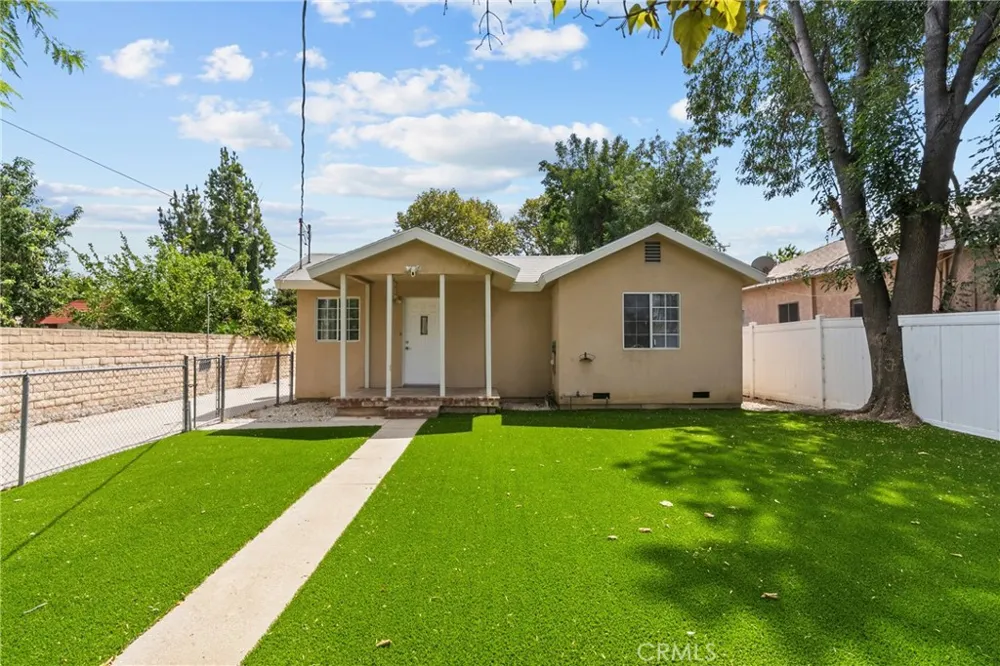 6906 Alabama Canoga Park, CA 91303