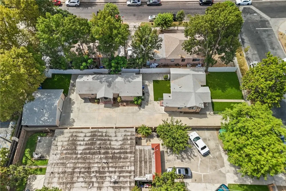 6906 Alabama Canoga Park, CA 91303