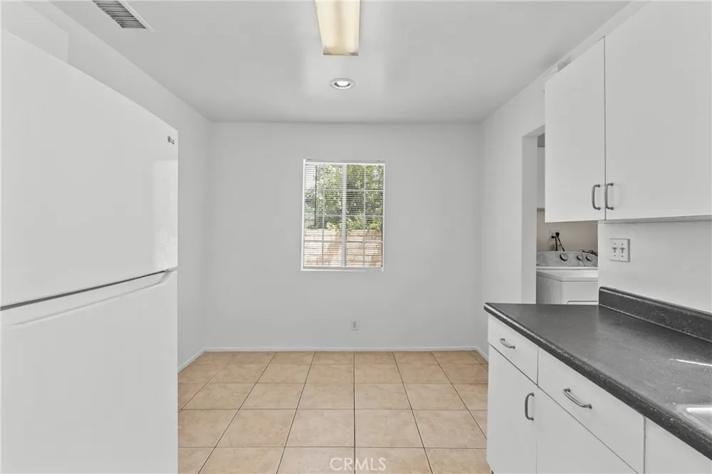 6906 Alabama Canoga Park, CA 91303