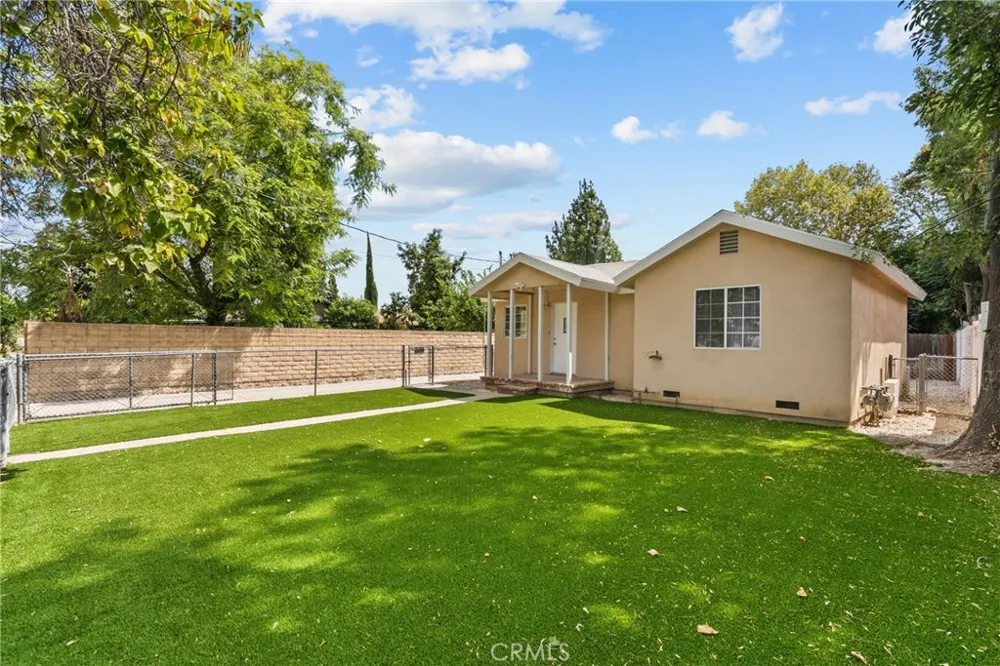 6906 Alabama Canoga Park, CA 91303