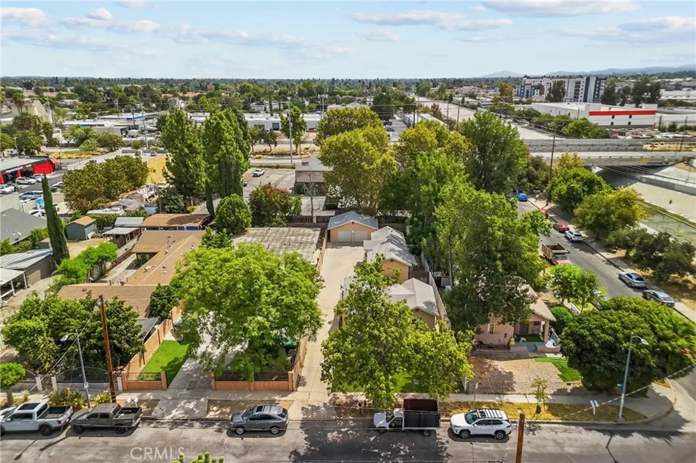 6906 Alabama Canoga Park, CA 91303
