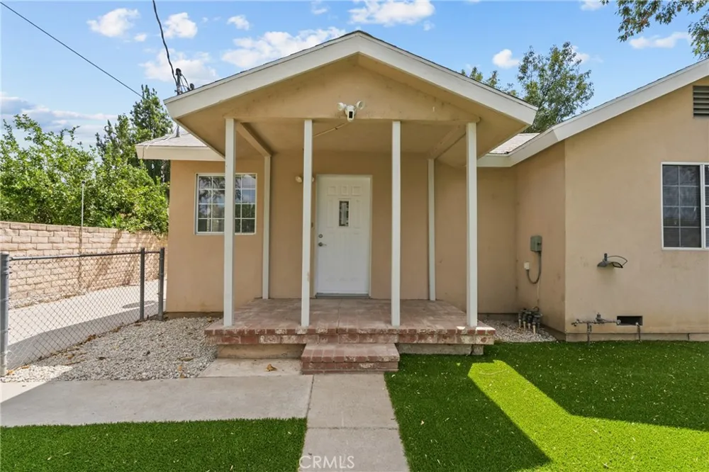6906 Alabama Canoga Park, CA 91303