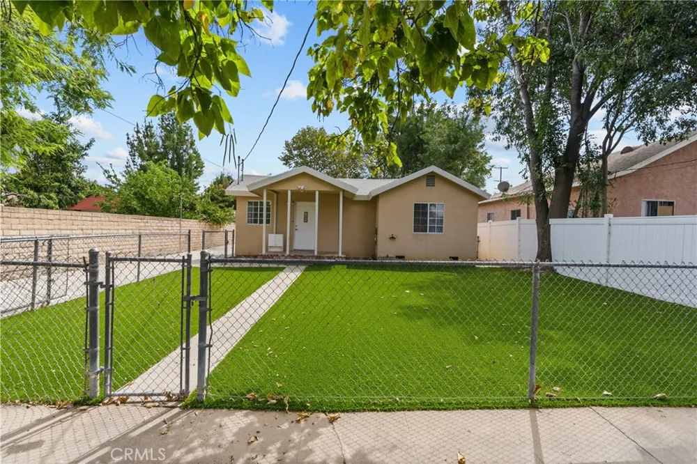 6906 Alabama Canoga Park, CA 91303