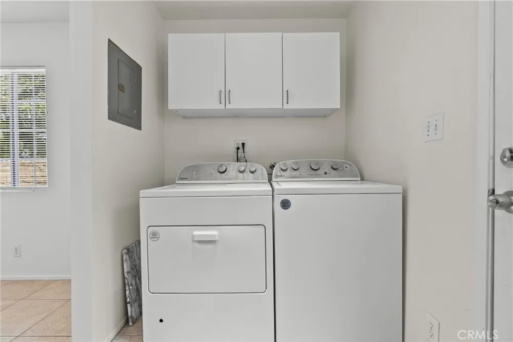 6906 Alabama Canoga Park, CA 91303
