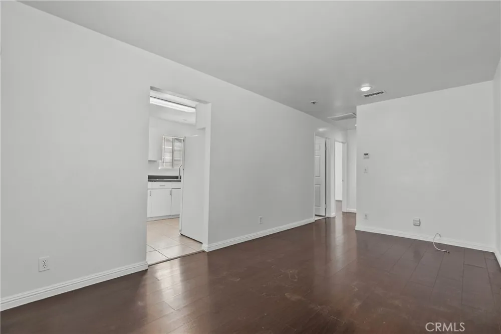 6906 Alabama Canoga Park, CA 91303
