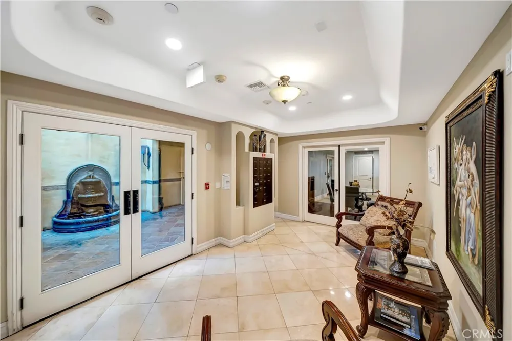 12044 Hoffman Street #303 Studio City, CA 91604