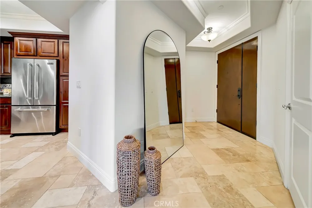 12044 Hoffman Street #303 Studio City, CA 91604