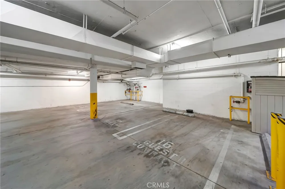 12044 Hoffman Street #303 Studio City, CA 91604