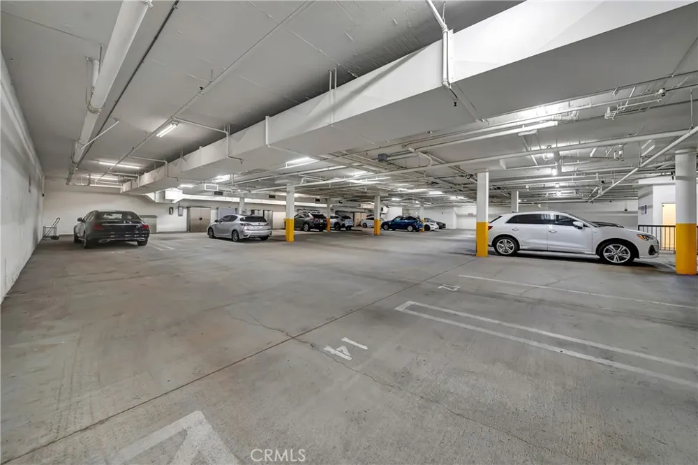 12044 Hoffman Street #303 Studio City, CA 91604