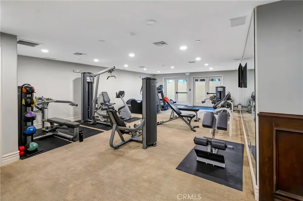 12044 Hoffman Street #303 Studio City, CA 91604
