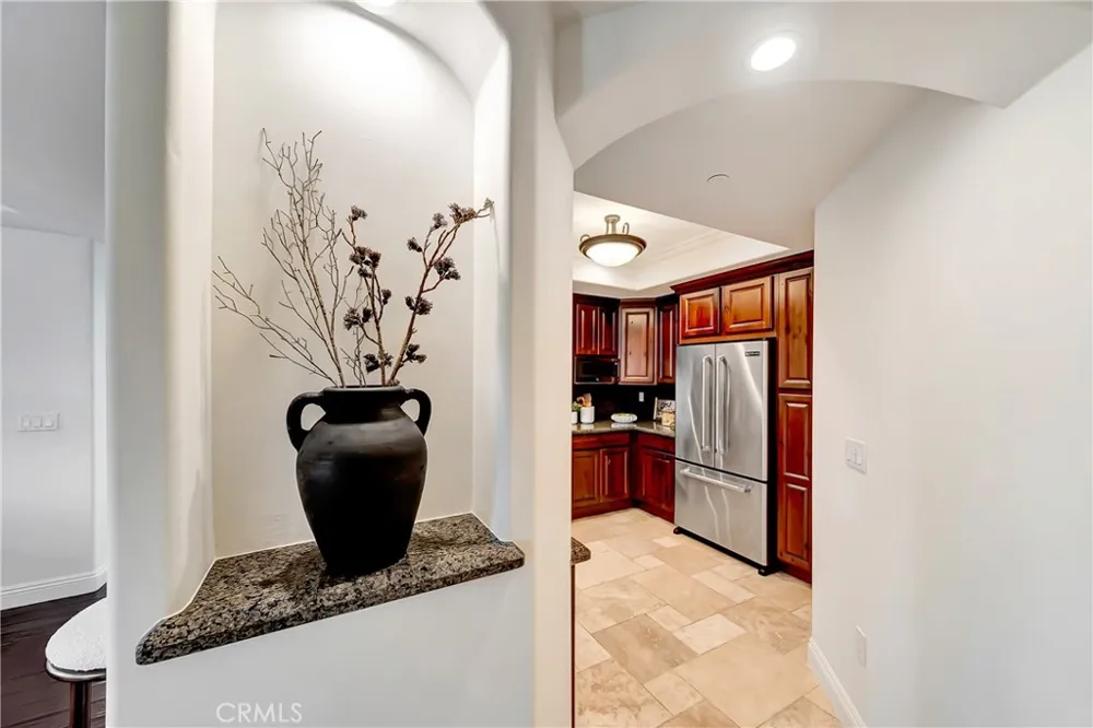 12044 Hoffman Street #303 Studio City, CA 91604