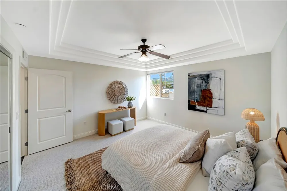 12044 Hoffman Street #303 Studio City, CA 91604
