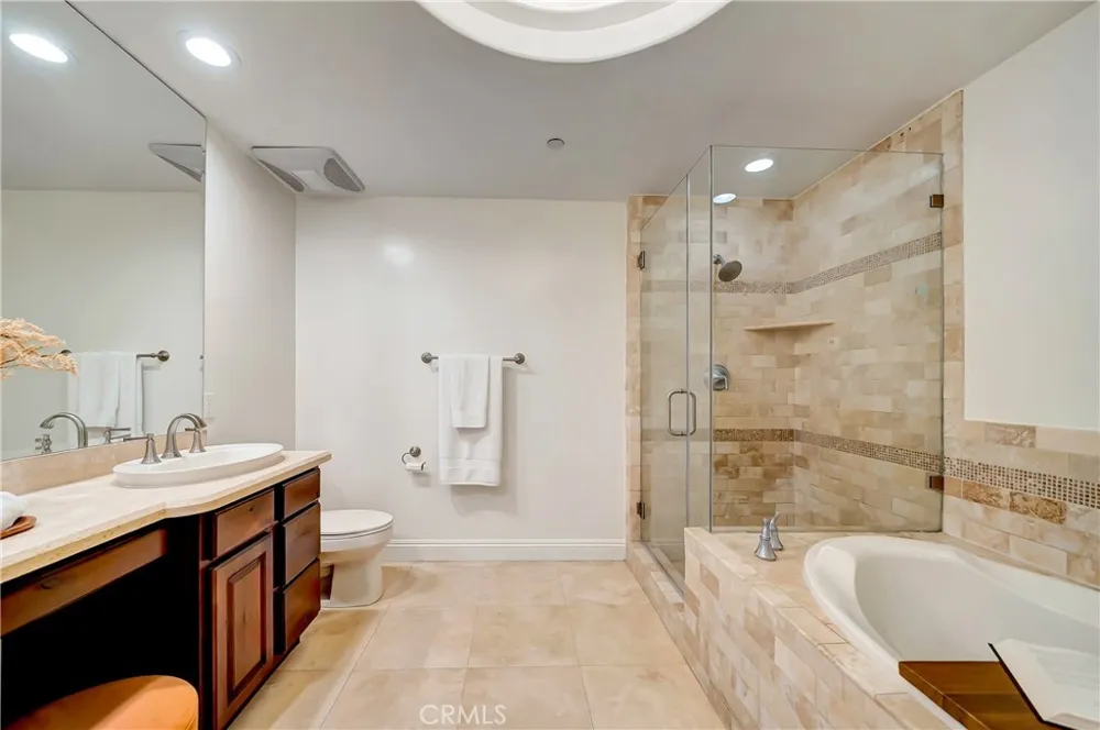 12044 Hoffman Street #303 Studio City, CA 91604