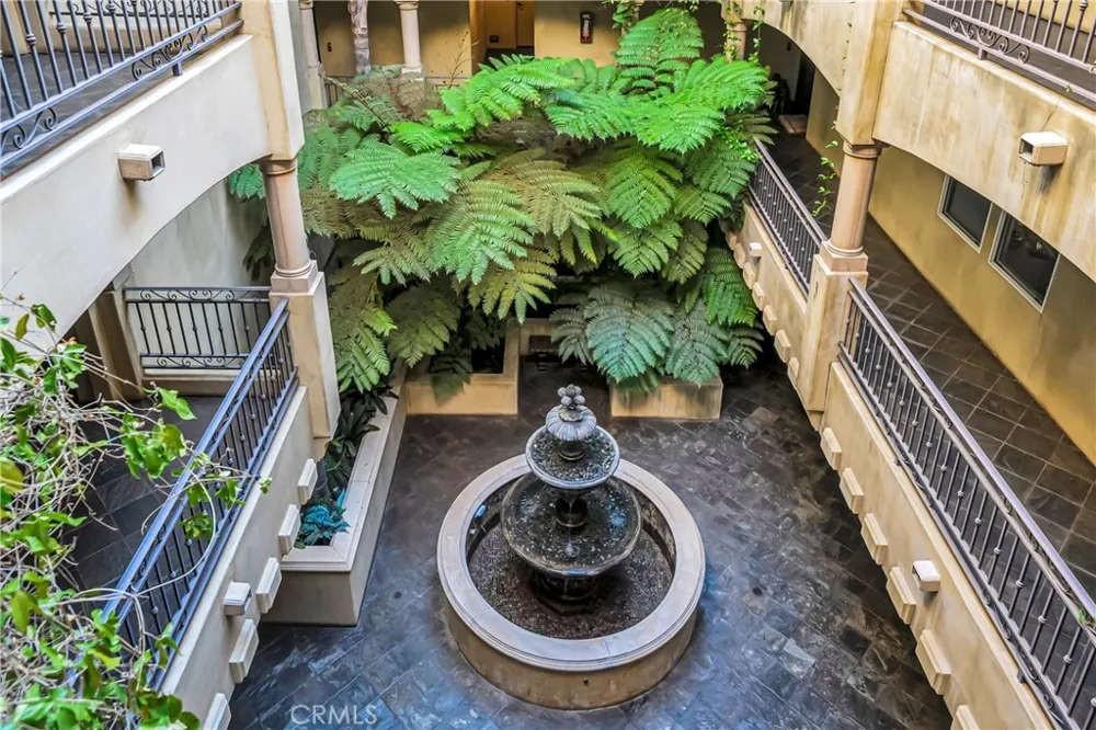 12044 Hoffman Street #303 Studio City, CA 91604