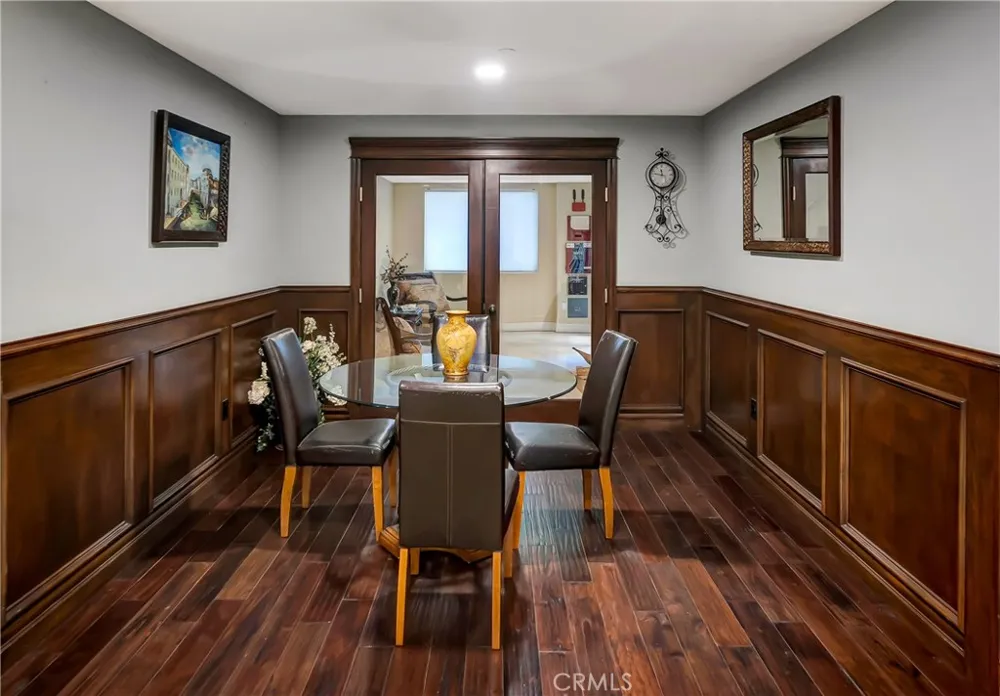12044 Hoffman Street #303 Studio City, CA 91604