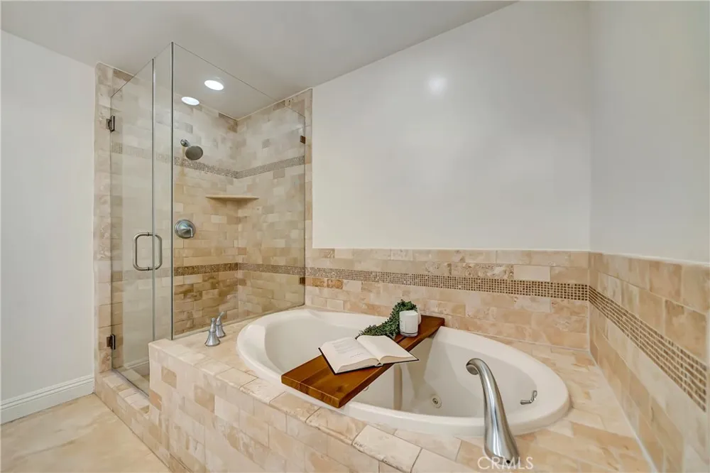 12044 Hoffman Street #303 Studio City, CA 91604