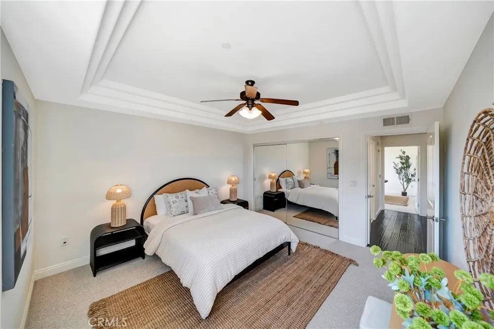 12044 Hoffman Street #303 Studio City, CA 91604