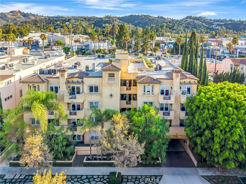 12044 Hoffman Street #303 Studio City, CA 91604
