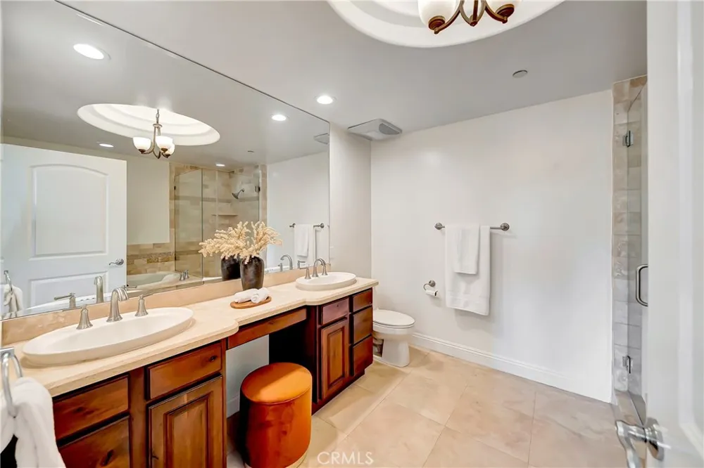12044 Hoffman Street #303 Studio City, CA 91604