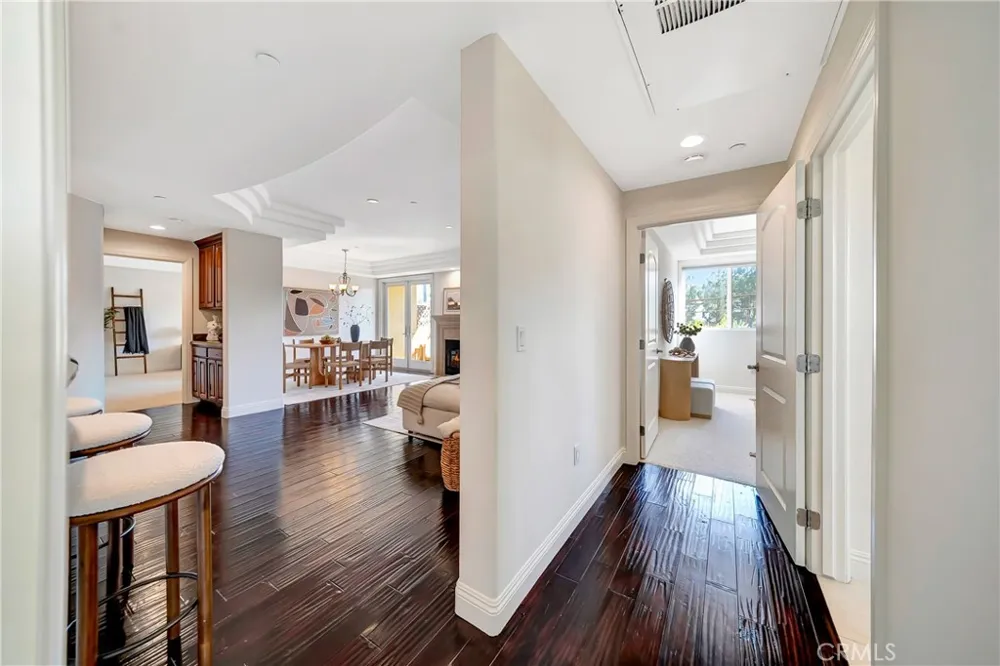 12044 Hoffman Street #303 Studio City, CA 91604