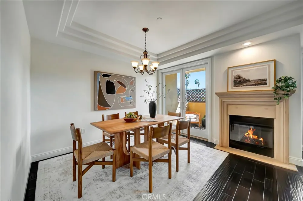12044 Hoffman Street #303 Studio City, CA 91604