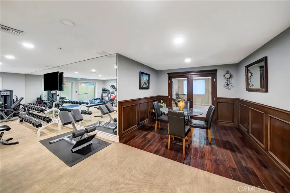 12044 Hoffman Street #303 Studio City, CA 91604