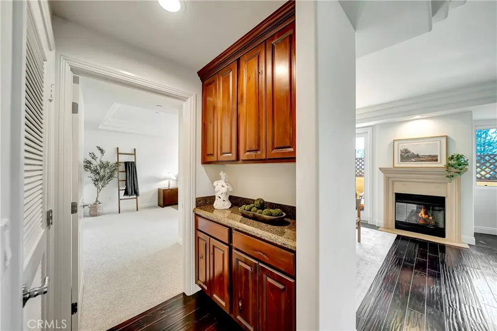 12044 Hoffman Street #303 Studio City, CA 91604